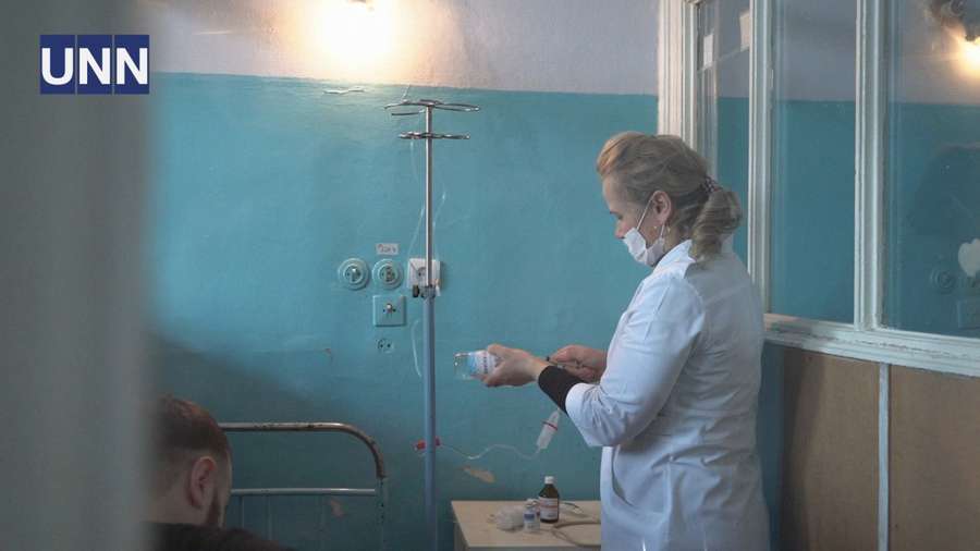 Показали лікарню, де перебуває інфікований коронавірусом українець (фото)
