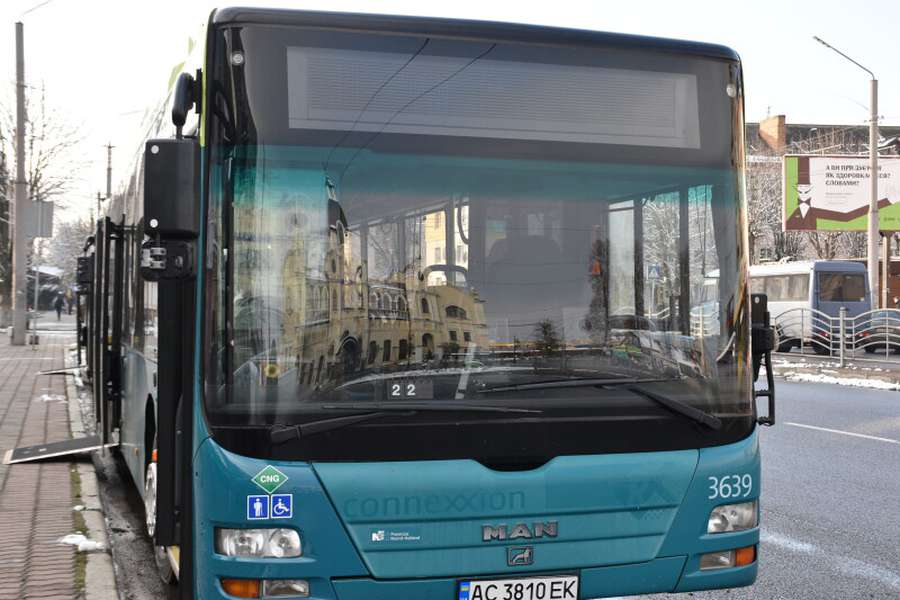 Від завтра Луцьком курсуватимуть екологічні автобуси (фото)