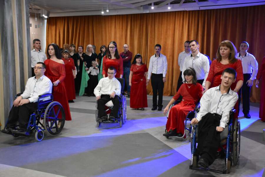 У Луцьку відбувся “Стрітенський бал” за участю людей з інвалідністю (фото)