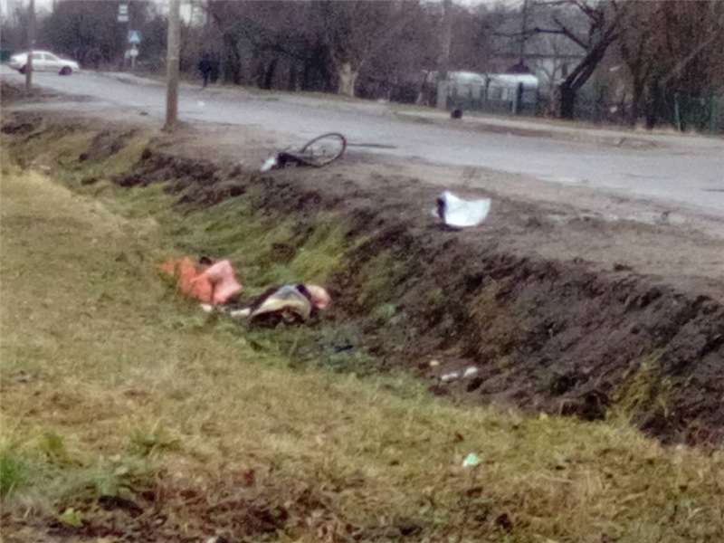 Моторошна аварія на Волині: велосипедисту відірвало голову (фото 18+)