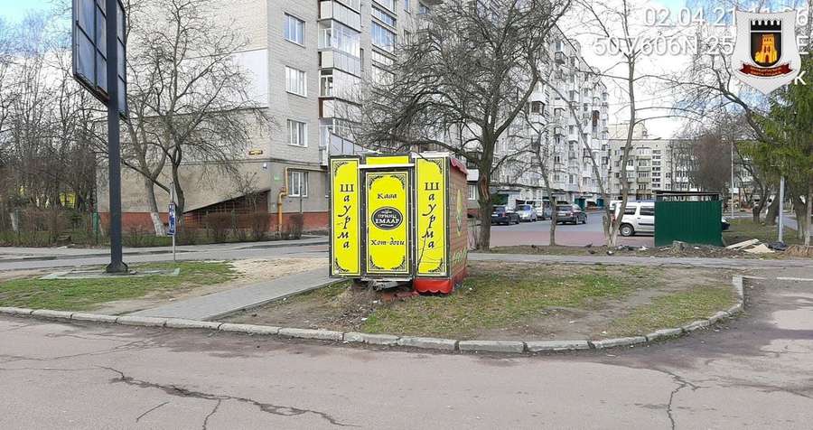 Гаражі, кіоски, поштові скриньки: у Луцьку демонтують незаконні споруди (Фото)
