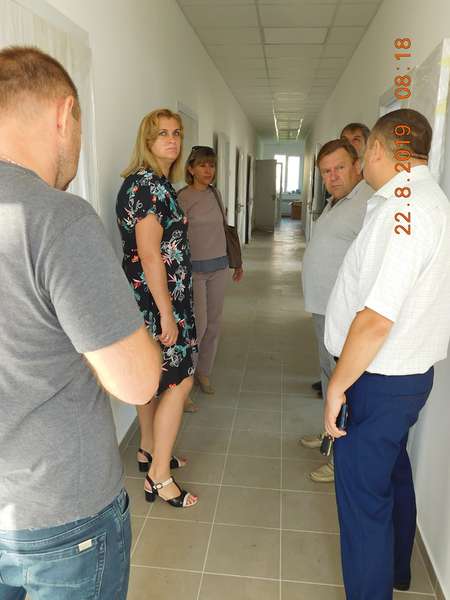 Повідомили, коли запрацюють відремонтовані амбулаторії в Зміїнці і Чарукові (фото)
