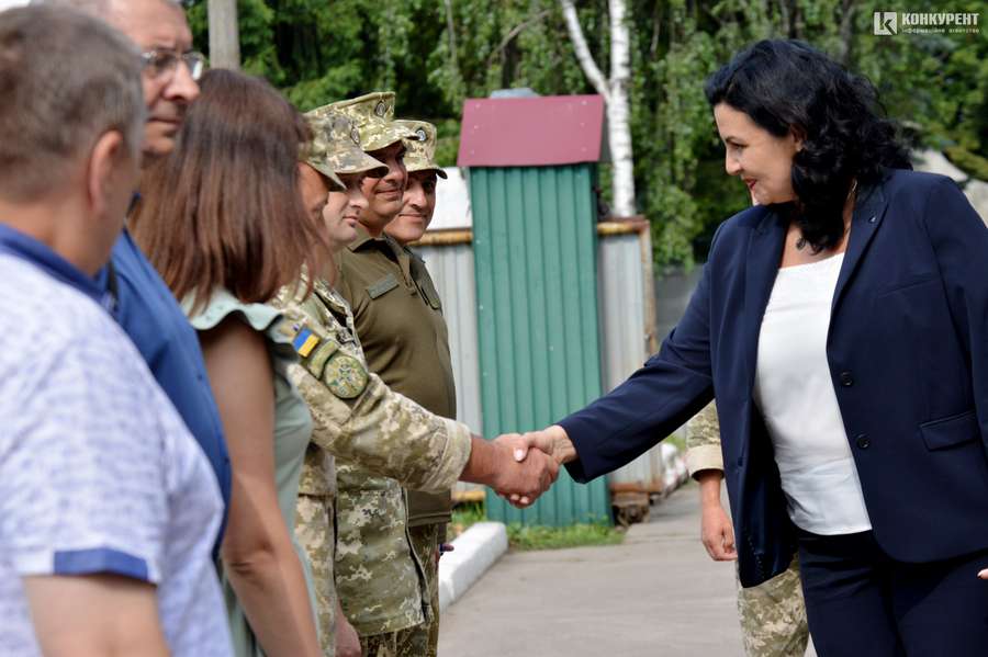 Віце-прем'єр-міністерка відвідала Волинь та дізналася проблеми військових (фото)