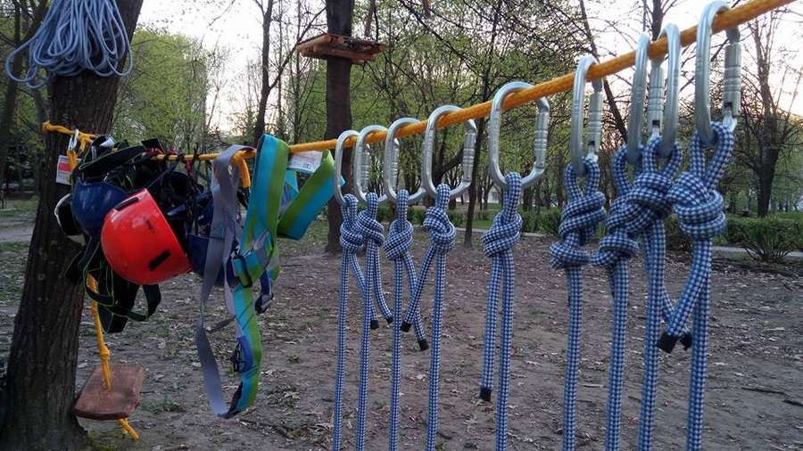 У Луцьку відкрили новий мотузковий парк (фото)
