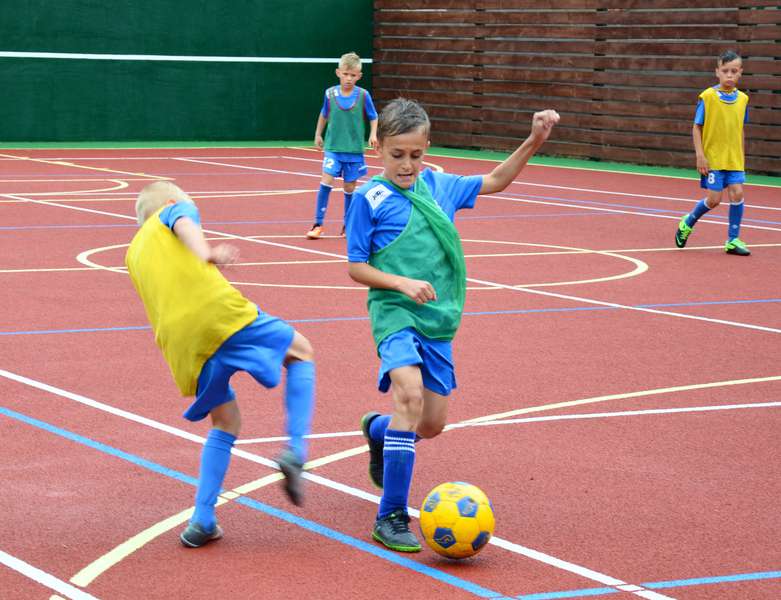 Меценат також фінансуватиме весняно-літні секції з різних видів спорту для дітей