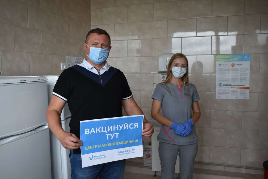Голова Волинської ОДА відвідав один із центрів вакцинації  в Луцьку (фото)