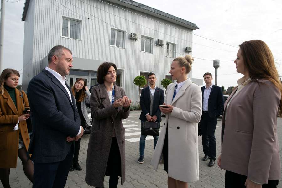 Покровський зустрівся з працівниками West Auto Hub у Луцьку (фото)