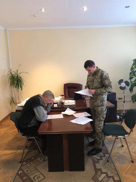 Чиновникам Волинської ОДА вручили підозри (фото) 