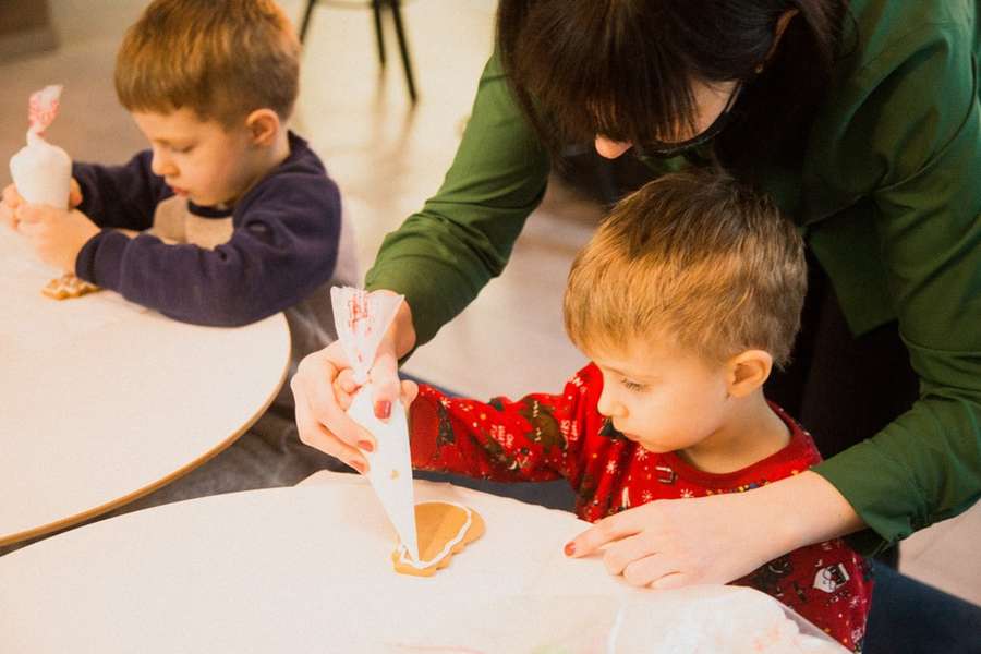 Святкові майстер-класи для діток від мовної школи Mandarin: англійська у поєднанні з творчістю*