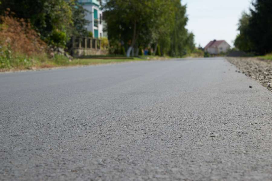 Попри війну у Луцьку триває ремонт доріг, – Поліщук (фото)