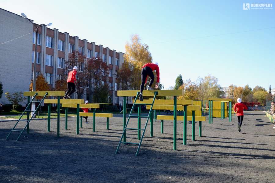 Лабіринти та окопи: у луцькій школі відкрили сучасний спортивний об'єкт (фото)