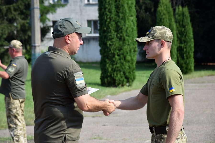 Волинським прикордонникам вручили нагороди за участь в бойових діях (фото)
