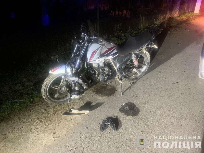 У Луцькому районі 17-річний мотоцикліст протаранив стовп і потрапив до реанімації (фото)