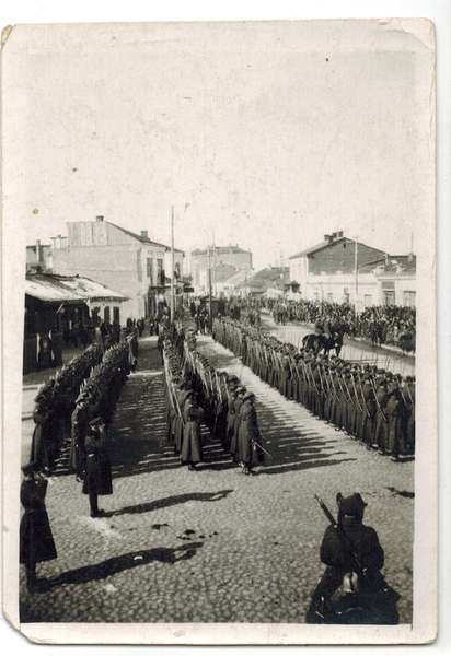 Як Військо Польське крокувало вулицями Володимира 100 років тому (фото)