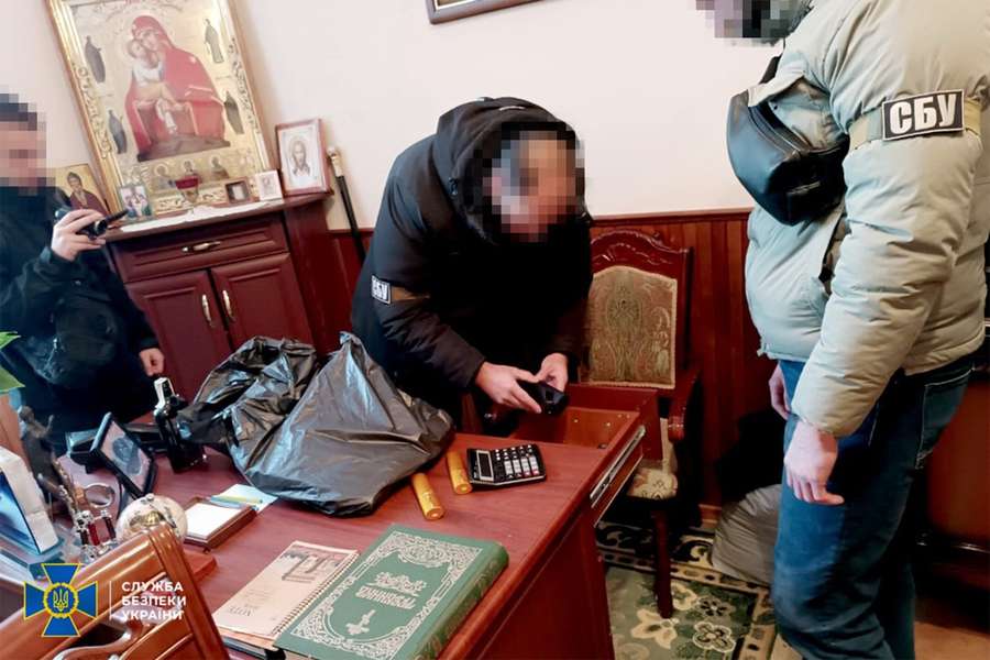 СБУ проводить обшуки у Почаївській лаврі УПЦ «МП» (фото)