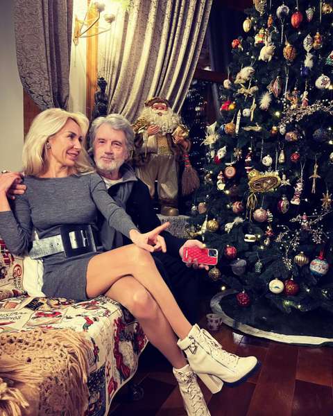 Ющенко відростив бороду й «засвітився» з молодою білявкою (фото)