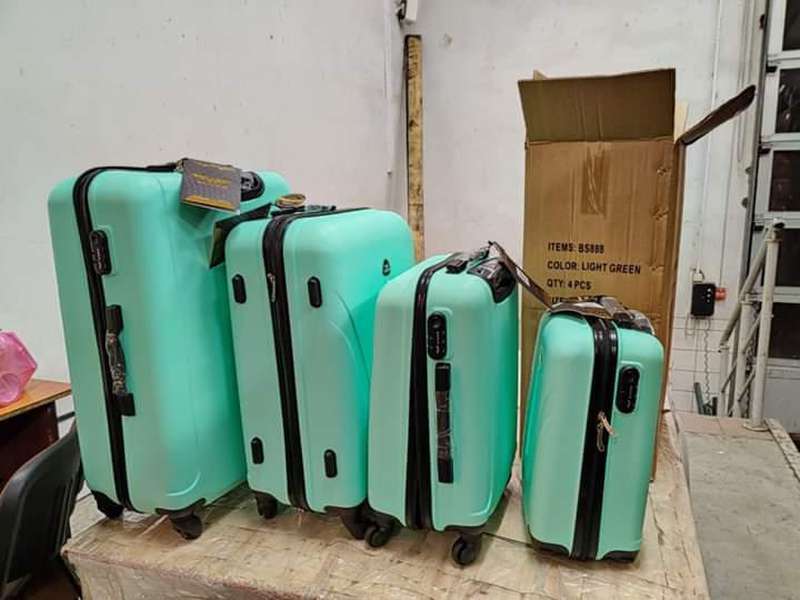 В «Ягодині» знайшли «зайві» валізи на понад пів мільйона гривень (фото, відео)