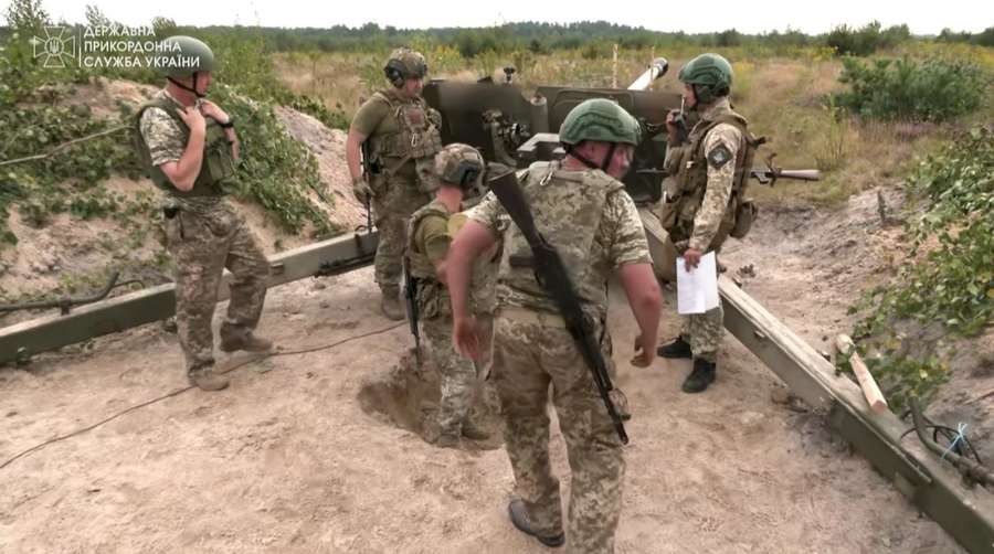 Стрільби з гармати БС-3, що стоять на озброєнні українських прикордонників, вересень 2023