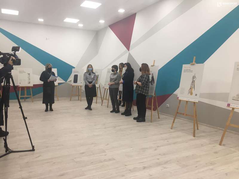 У Луцьку відкрили унікальну виставку про домашнє насильство (фото, відео)