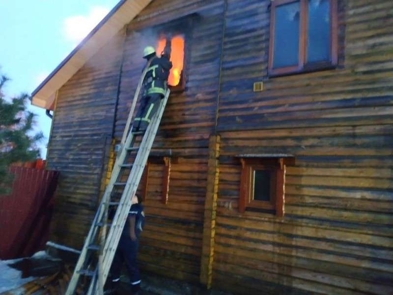 Пожежники розповіли, як гасили «Озерецькі бані» (фото)