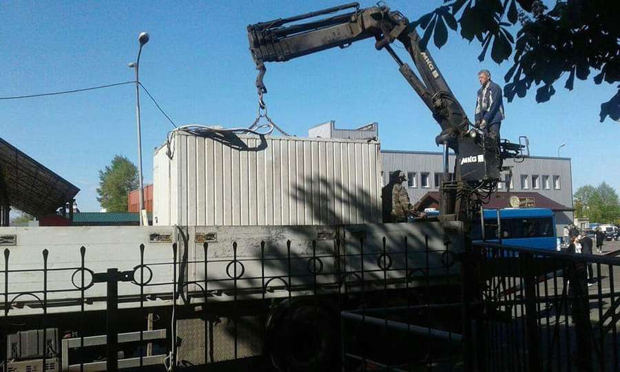 У Луцьку «знесли» незаконний контейнер між Автостанцією №1 та «Слоном» (фото)