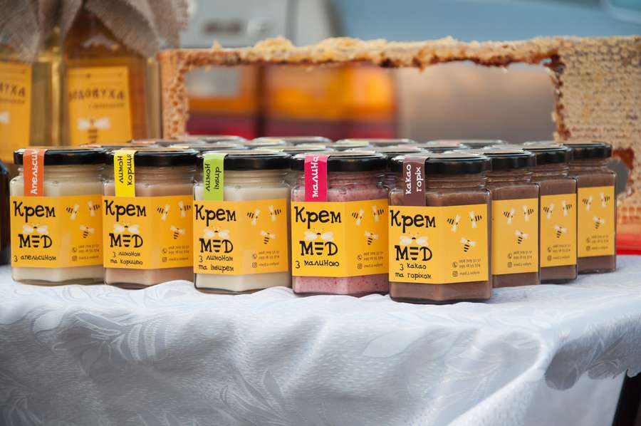 Як на Волині виготовляють та продають у Instagram унікальний крем-мед (фото)