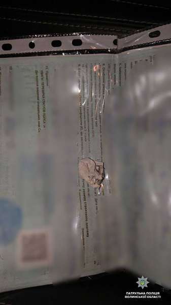 У Луцьку патрульні знайшли у водія наркотики (фото)