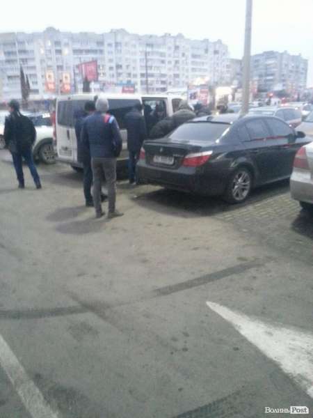 У Луцьку на хабарі спіймали працівника банку (фото)