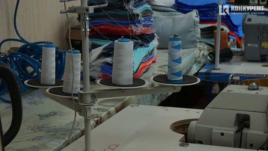 Від зайчиків до італійських шортів: як на Волині 20 років шиють одяг (фото)