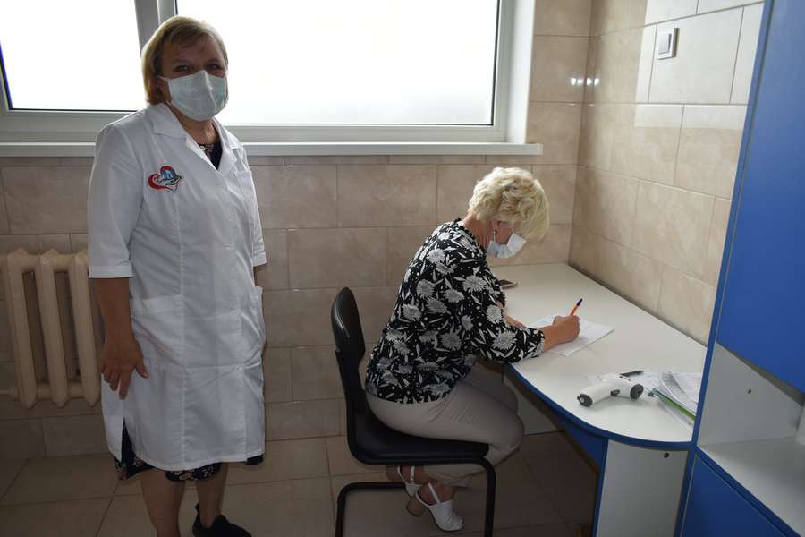 Голова Волинської ОДА відвідав один із центрів вакцинації  в Луцьку (фото)