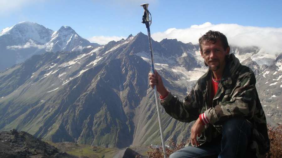На фото – перше сходження Олександра на Ельбрус, 2010 рік.