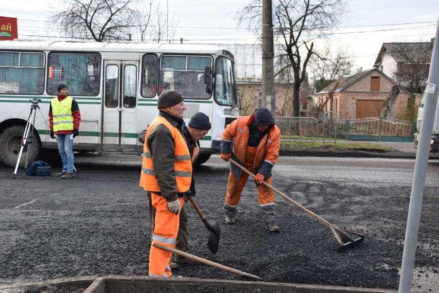 Як у Луцьку ремонтують вулицю Ковельську (фото)