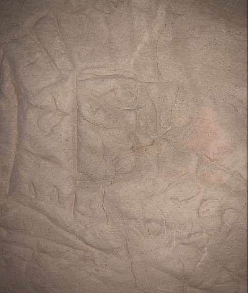 У Києві в печерах знайшли стародавні ієрогліфи та варязькі символи (фото)