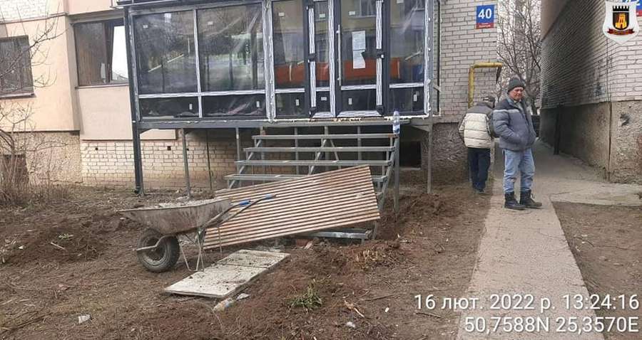 Знайшли шість порушень: луцькі муніципали відреагували на заяву про незаконні земельні роботи на Кравчука (фото)