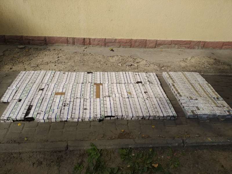 Луцькі прикордонники виявили велику партію нелегальних цигарок (фото)