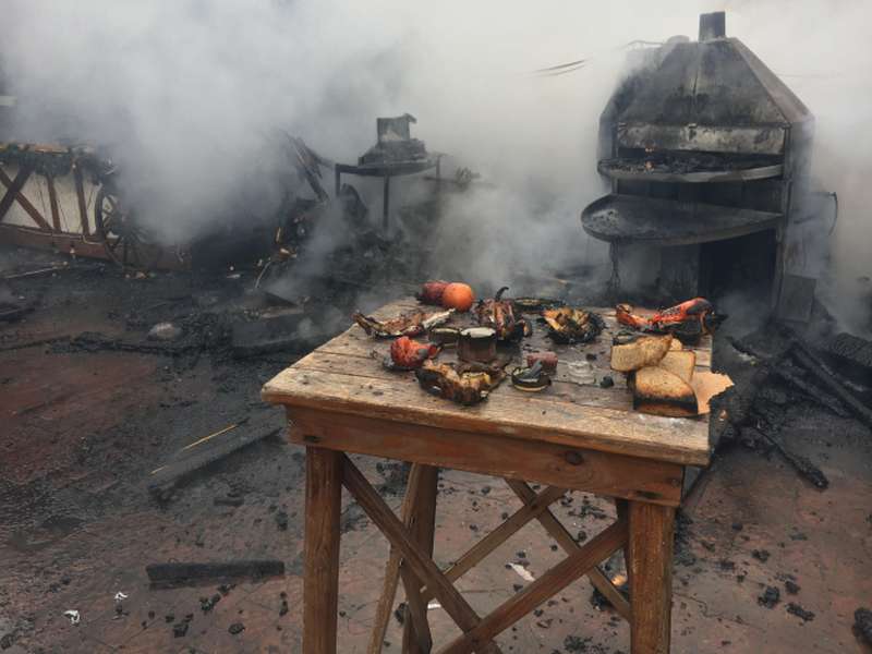 У Львові сталася пожежа на різдвяному ярмарку: є постраждалі (фото)