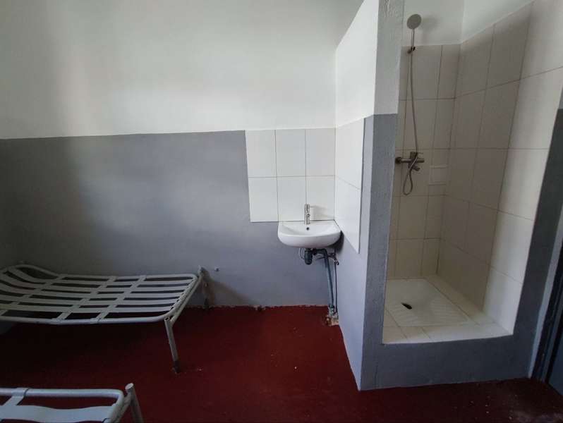 Облаштували душові та спальне приміщення: у Луцькому СІЗО відремонтували камери для жінок (фото)
