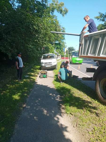 Відновленню не підлягає: у Володимирі авто протаранило електроопору (фото)