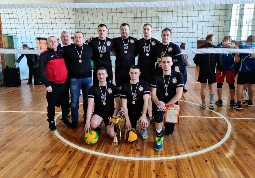 У щорічному волейбольному турнірі у Підгайцях перемогли рятувальники (фото)