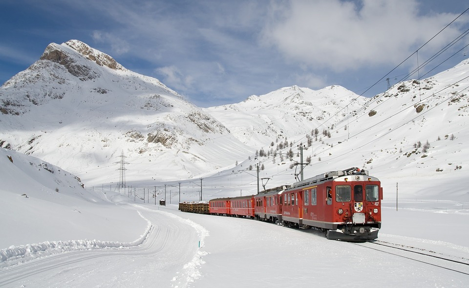 На потяг «зайцем»: Швейцарія відмовляється від паперових квитків