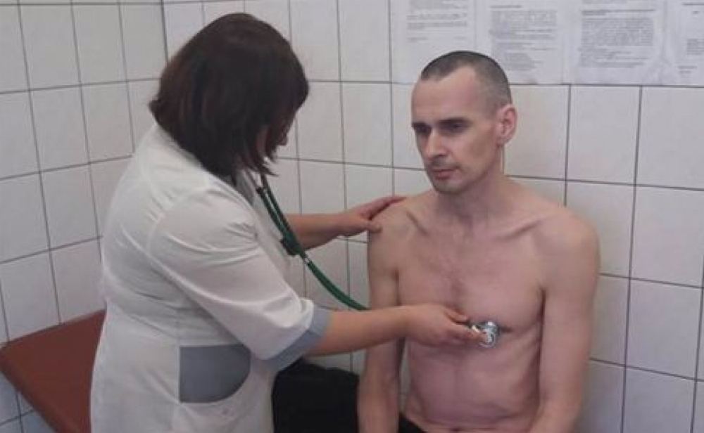 Олег Сенцов припиняє голодування