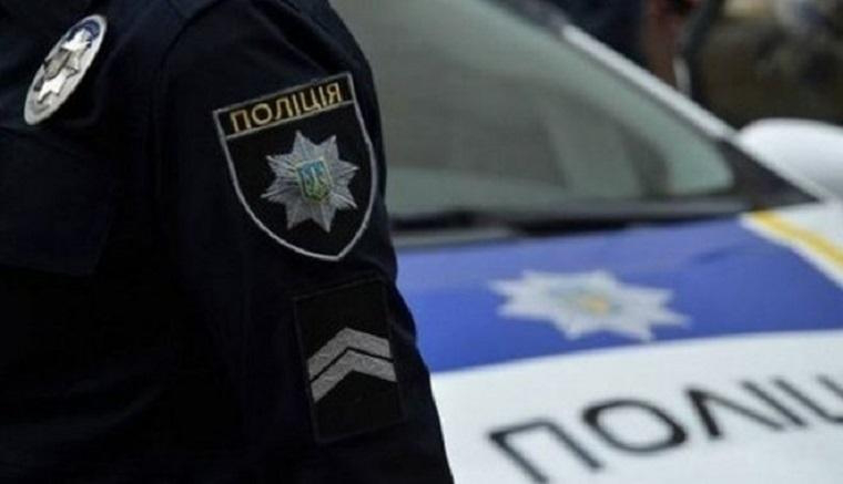 З кулаками і газовим балончиком: у Луцьку напали на поліцейського