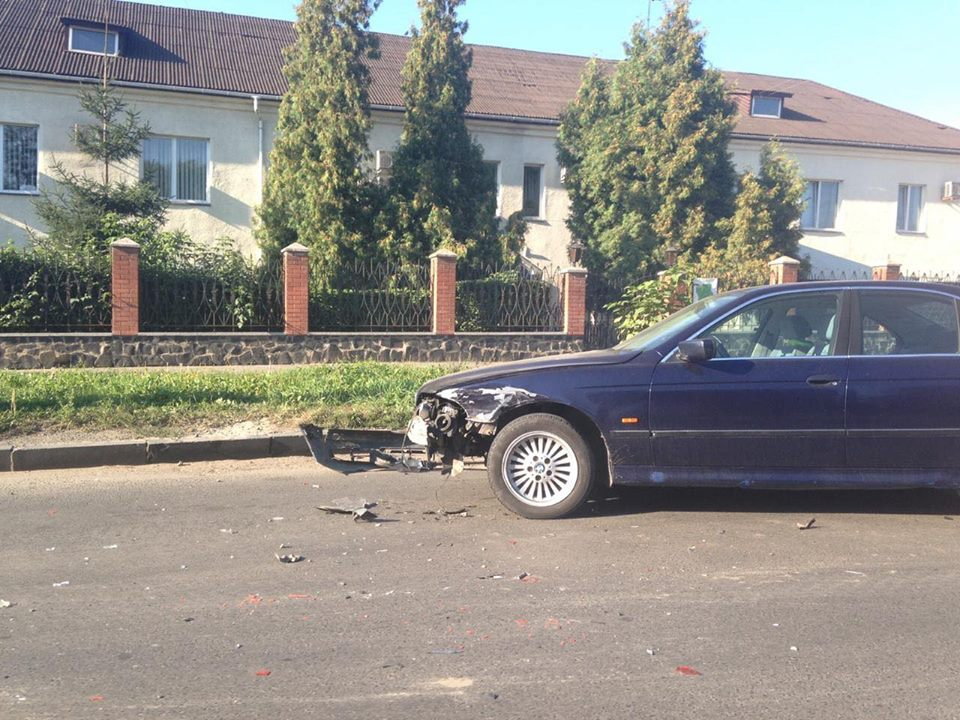 У Луцьку – аварія: потовклися два автомобілі (фото) 