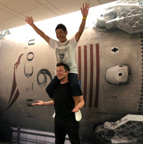 Японський мільярдер стане першим космічним туристом