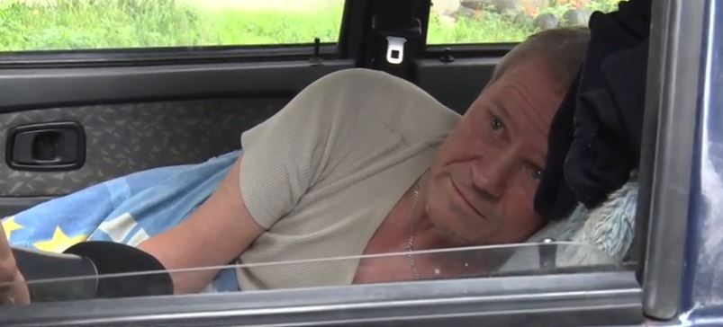 Лучанин, який жив у розбитій «Таврії», повернувся у свою квартиру (відео)