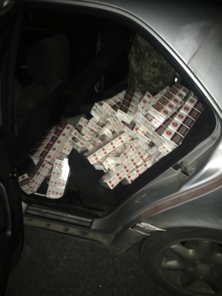 На Волині у водійки забрали авто через контрабандні сигарети 