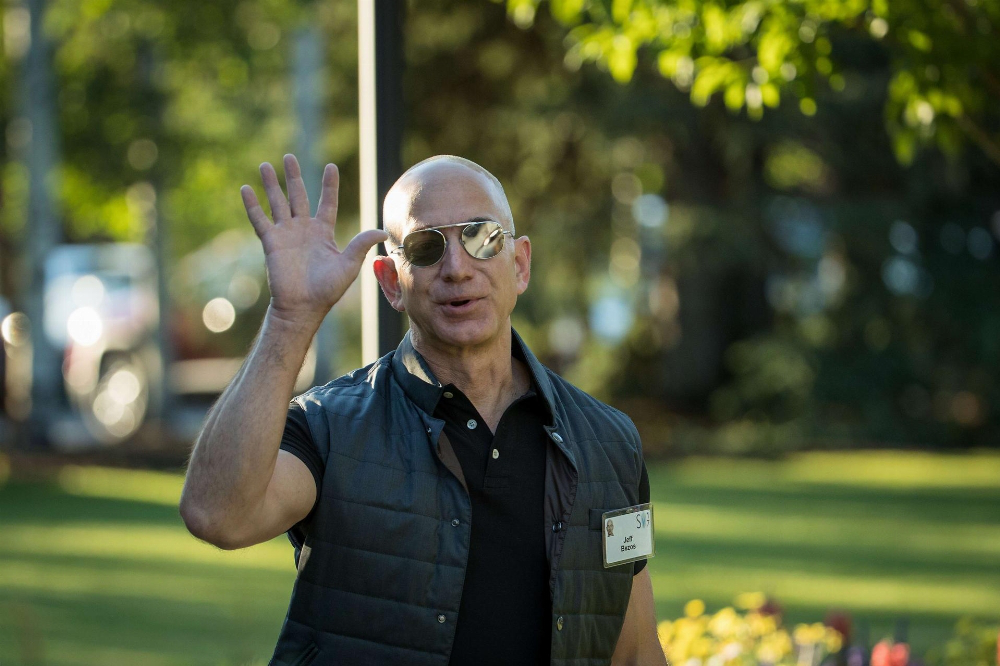 Засновник Amazon Джефф Безос став найбагатшою людиною в  історії