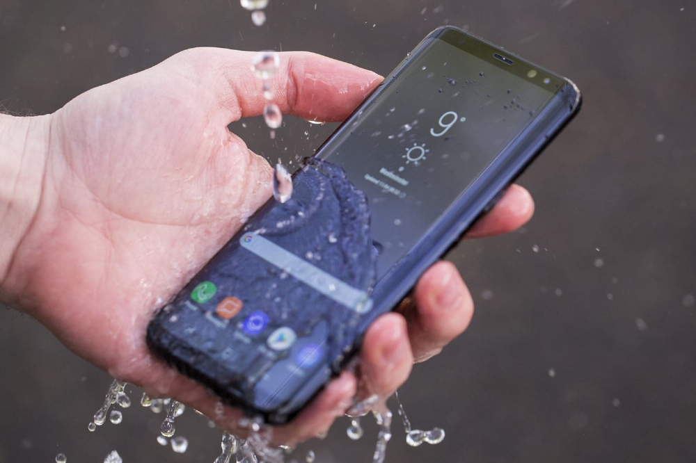 З'ясували, які смартфони найкраще захищені від води і пилу 