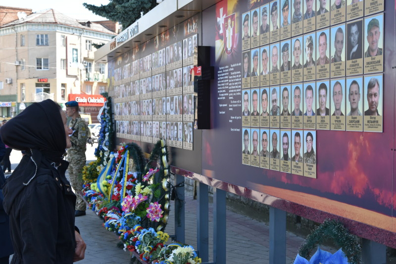 У Луцьку вшанували пам'ять бійців, які загинули в АТО (фото) 