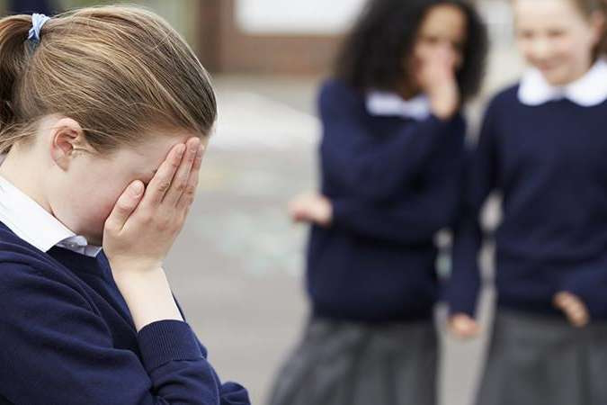 Чому діти в школі цькують одне одного і як з цим боротися: думки експертів 